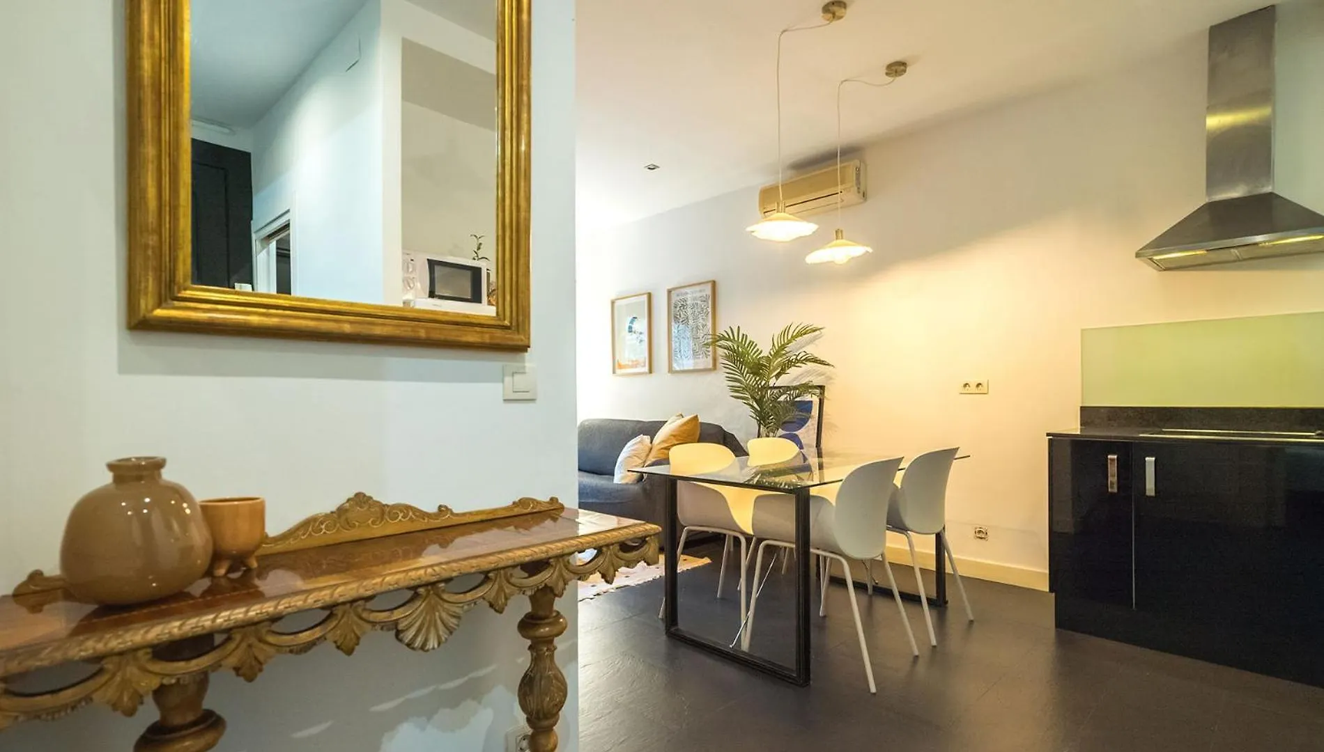 Dana - Enjoy Apartments Rocafort Barcelona 0*,  Spain