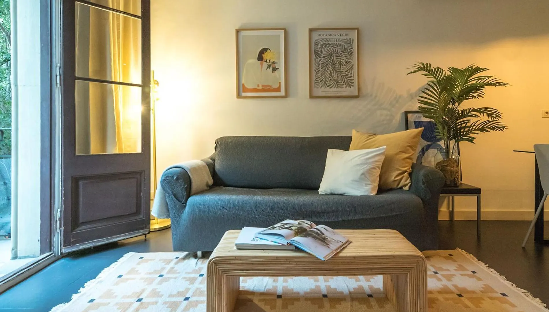 Dana - Enjoy Apartments Rocafort location
