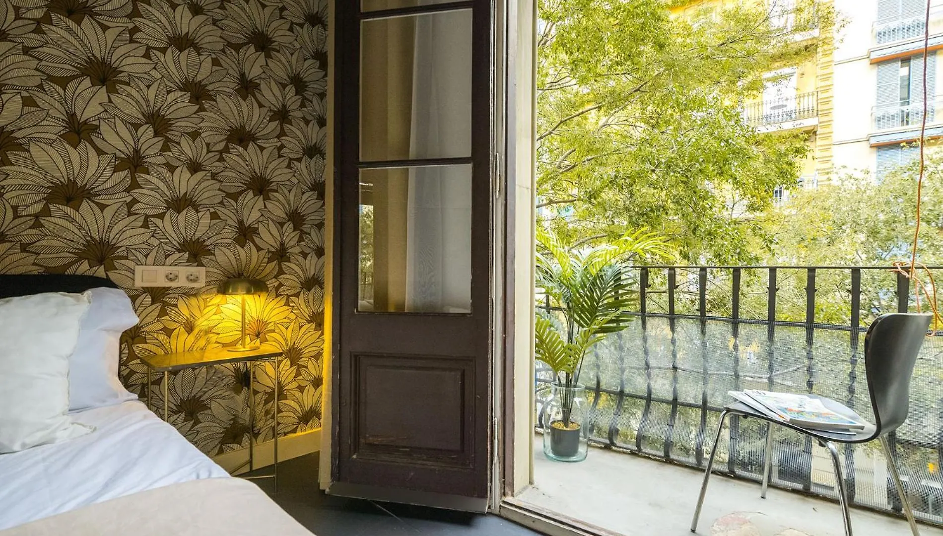Dana - Enjoy Apartments Rocafort Barcelona